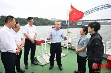 沈曉明巡查湘江：扛牢“守護(hù)好一江碧水”政治責(zé)任 不斷提升河湖管理保護(hù)水平——轉(zhuǎn)自《長沙晚報(bào)》
